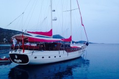 bodrum-mavi-yolculuk-tekne-kiralama-12