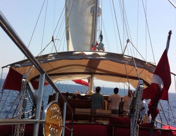 bodrum-mavi-yolculuk-tekne-kiralama-18